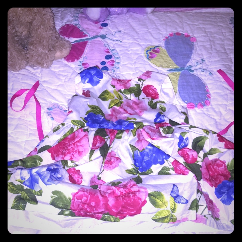 Floral dress 🍼